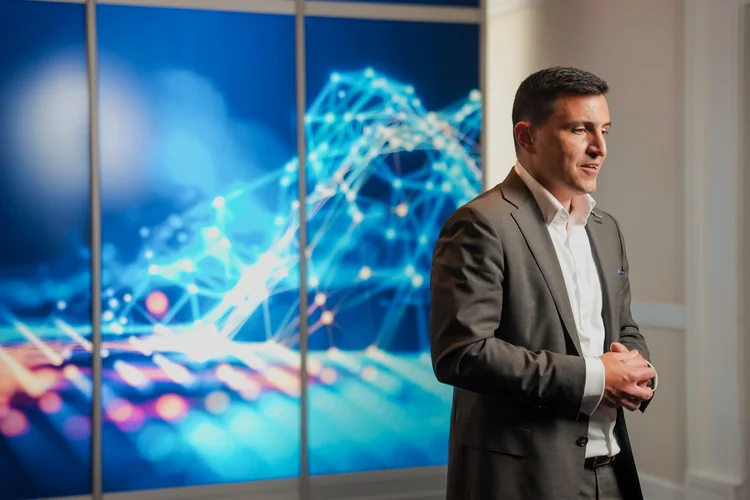 Conference keynote speaker photography - corporate events